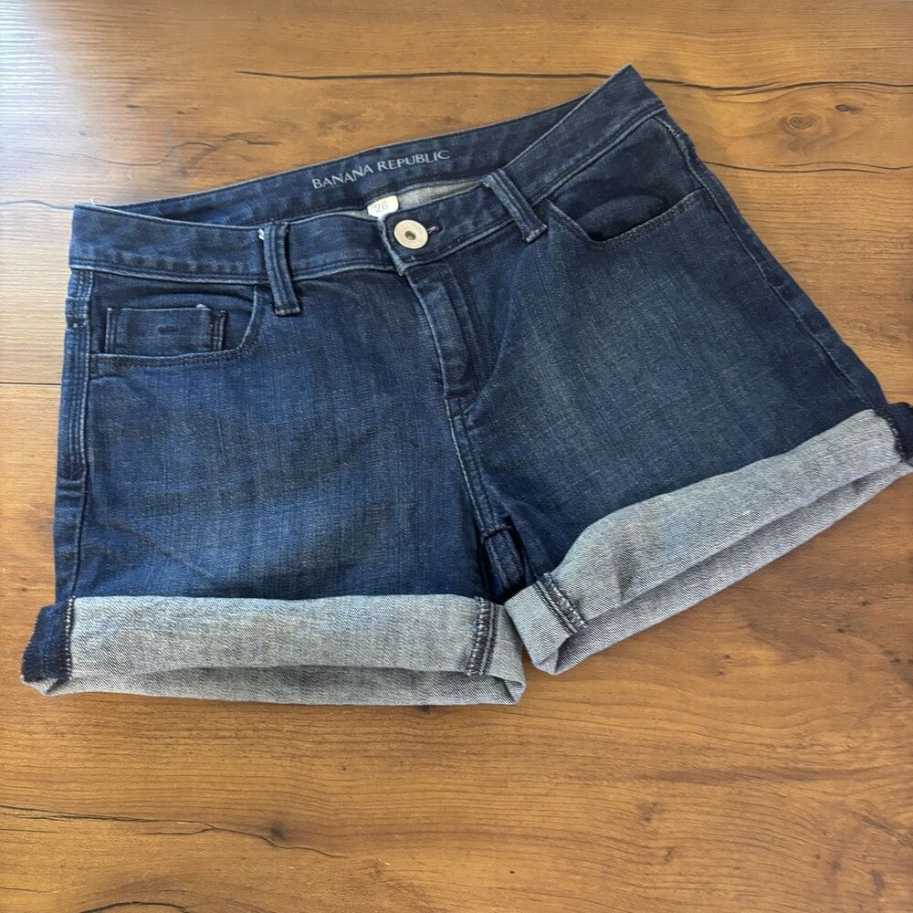 Banana Republic Premium Denim Roll-Up Jean Shorts – Indigo Wash | Size 26